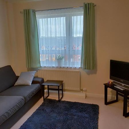 Double Room In A Top Floor Shared Apartment Northampton Eksteriør billede