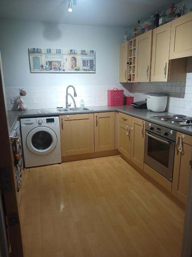 Double Room In A Top Floor Shared Apartment Northampton Eksteriør billede